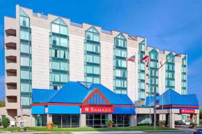 Отель Ramada by Wyndham Niagara Falls/Fallsview  Ниагара Фолс